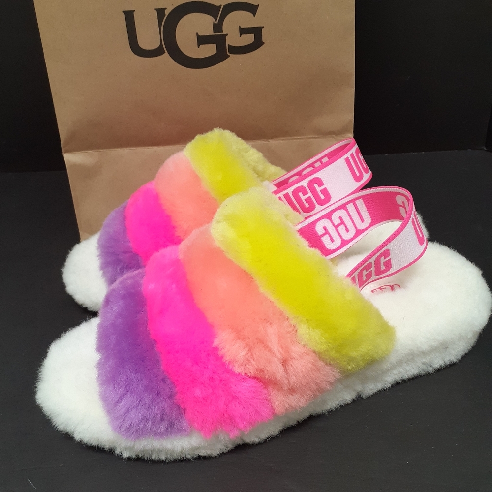 UGG Fluff Yeah Stripe Sandals Sz 8